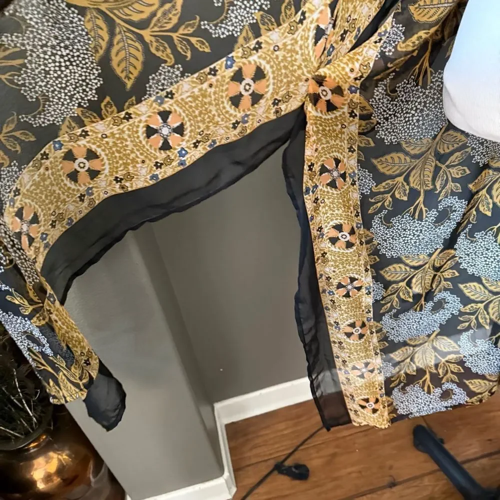 Vince Camuto Black and Gold Floral Kimono